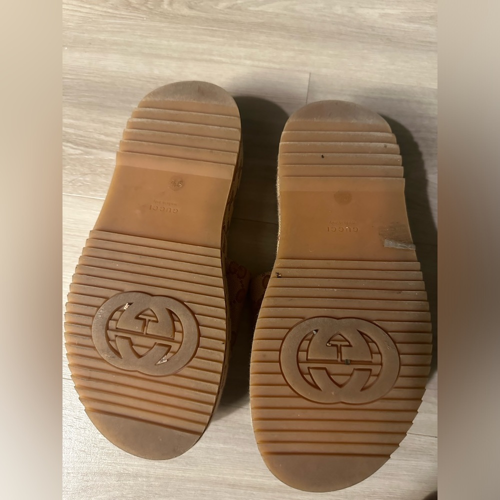 Women’s Gucci Platform Slides - Picture 3 of 3